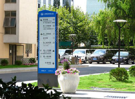 确山哪些因素影响宣传栏的制作？